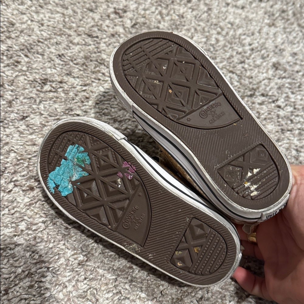 Gold sparkle converse - Picture 3 of 3